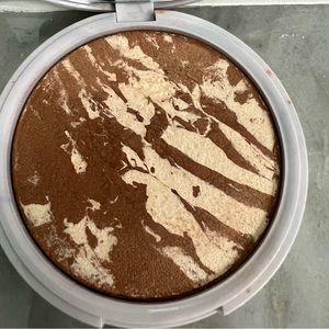 Fenty beauty bronzer